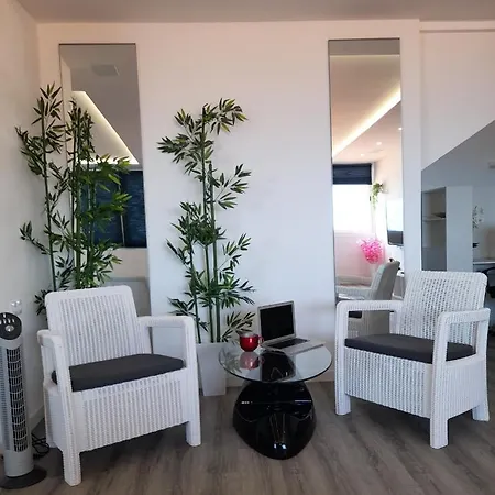 Beautiful Front Of See, Wifi Free בית נופש